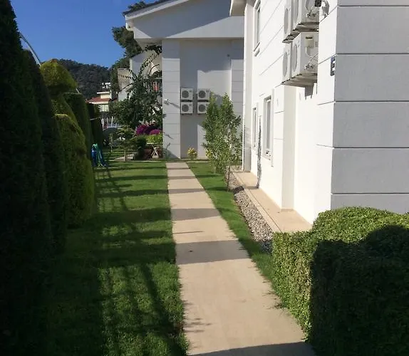 شقة Attolos كمر